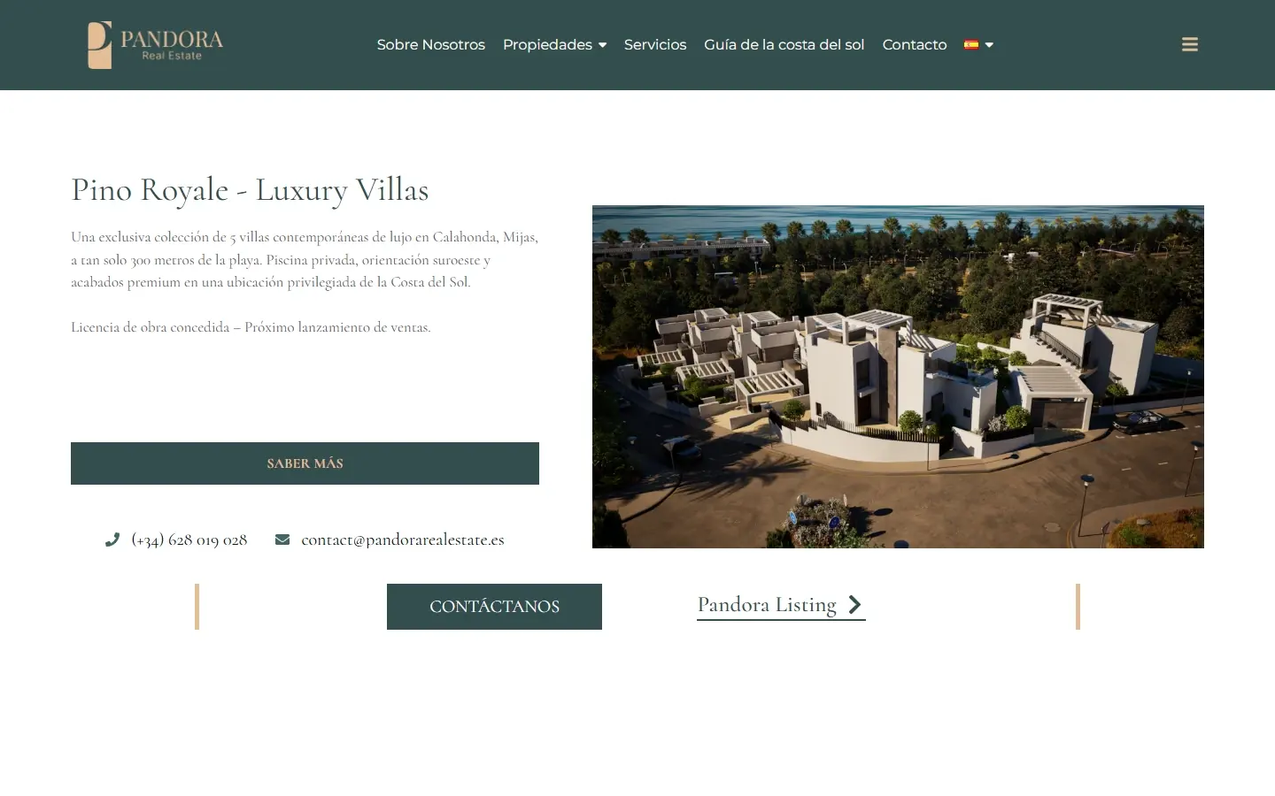 Portada de Pandora Real Estate en escritorio: menú con selector de idioma y una promoción de villas con su foto